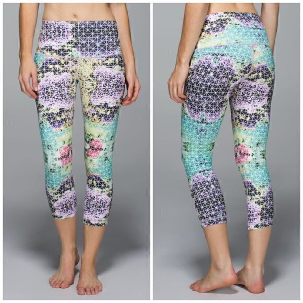 Lululemon Under Crop Leggings II Full-On Luon in Paradise Grid Very Green Multi